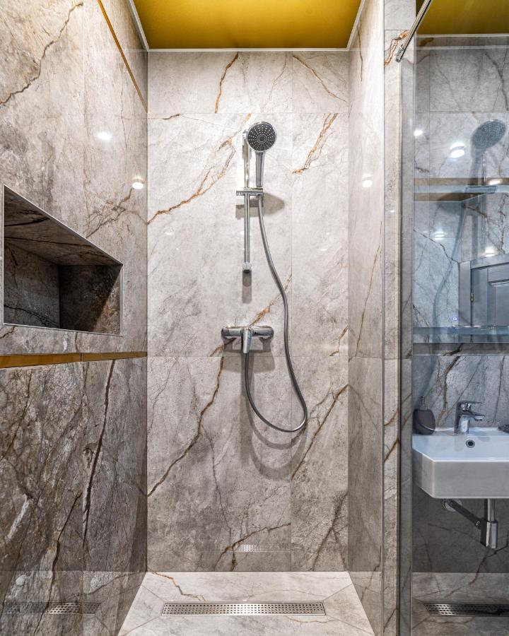2 - bedroom Apartments Galicia Lviv Buitenkant foto